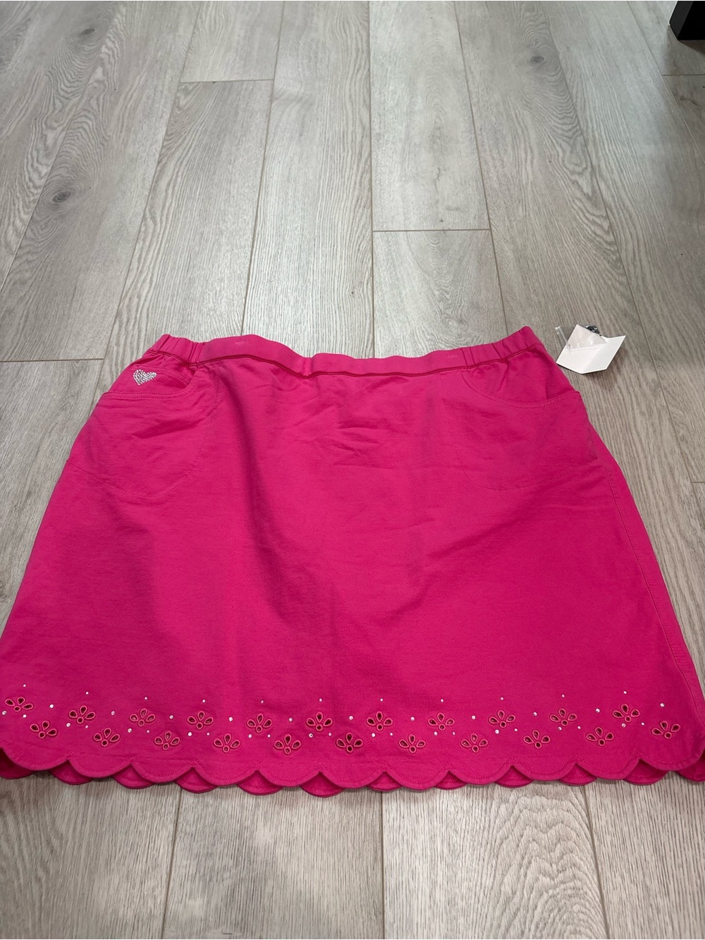Quacker Factory Bright Pink Scalloped Hem Mini Skirt nwt